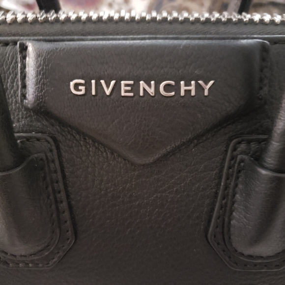 Givenchy ANTIGONA Sugar MINI ***AUTHENTIC*** - Picture 4 of 14